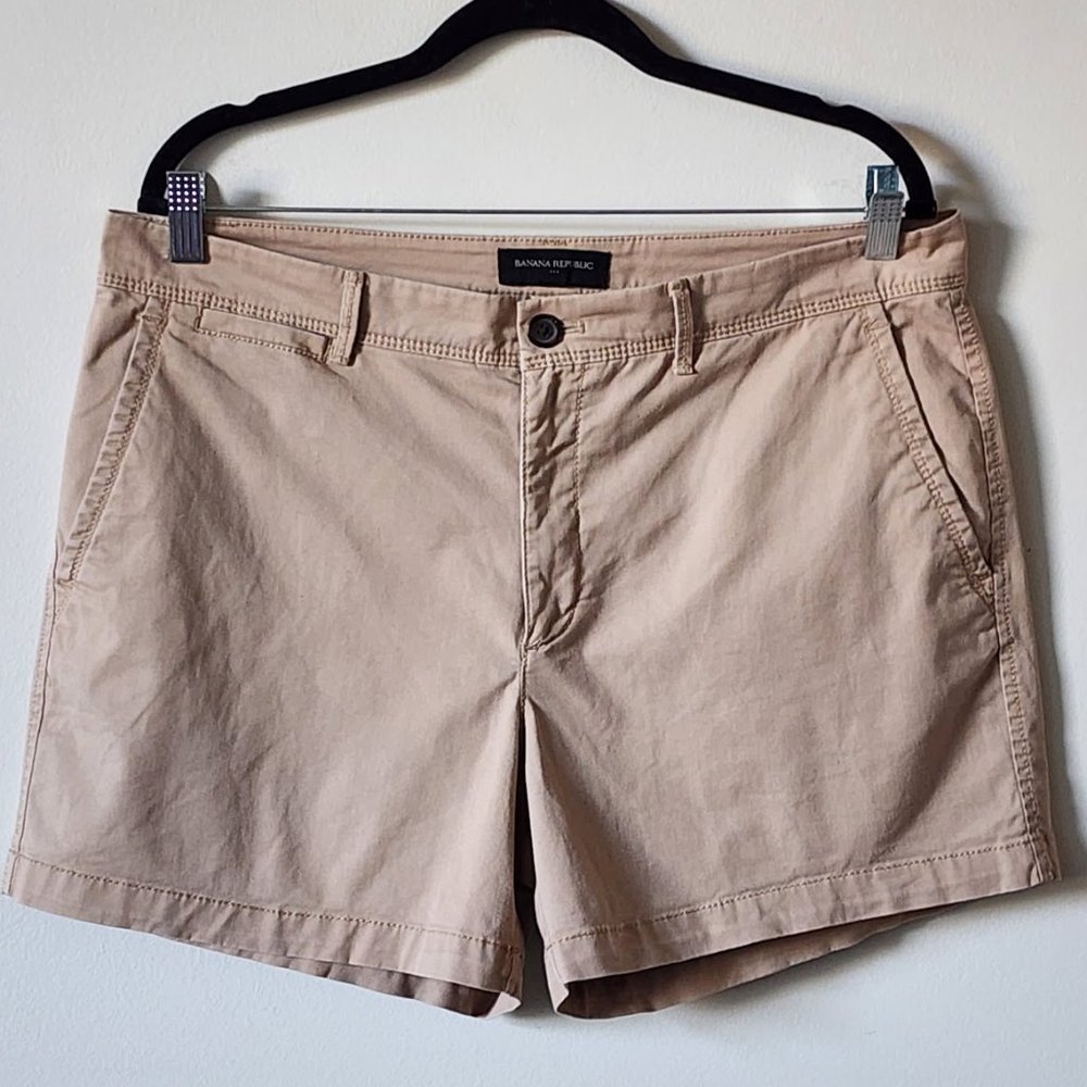 Banana Republic Chino Khaki Shorts